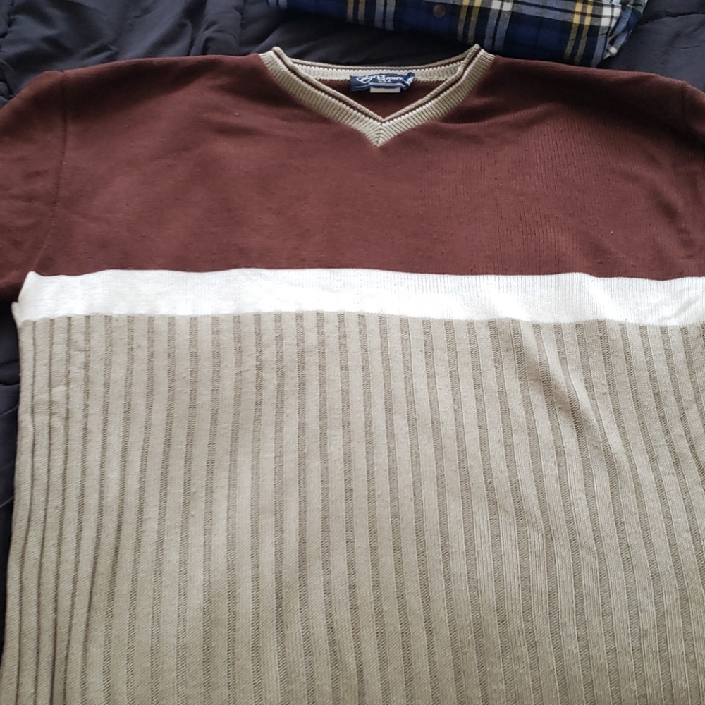 Sweater - Picture 2 of 3